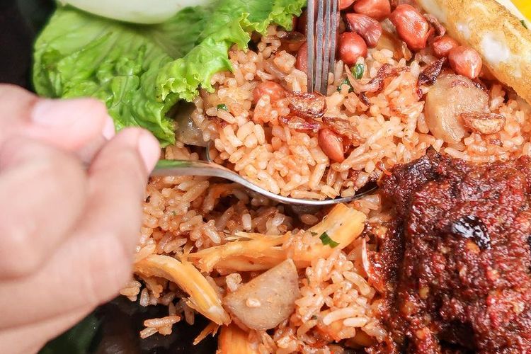 Nasi Goreng Ali Joyo: Rahasia Rasa yang Bikin Ngiler di Jantung Cilacap
